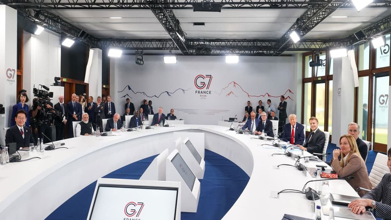 Prime Minister Narendra Modi with G7 leaders (Photo: X@narendramodi) Prime Minister Narendra Modi with G7 leaders (Photo: X@narendramodi)