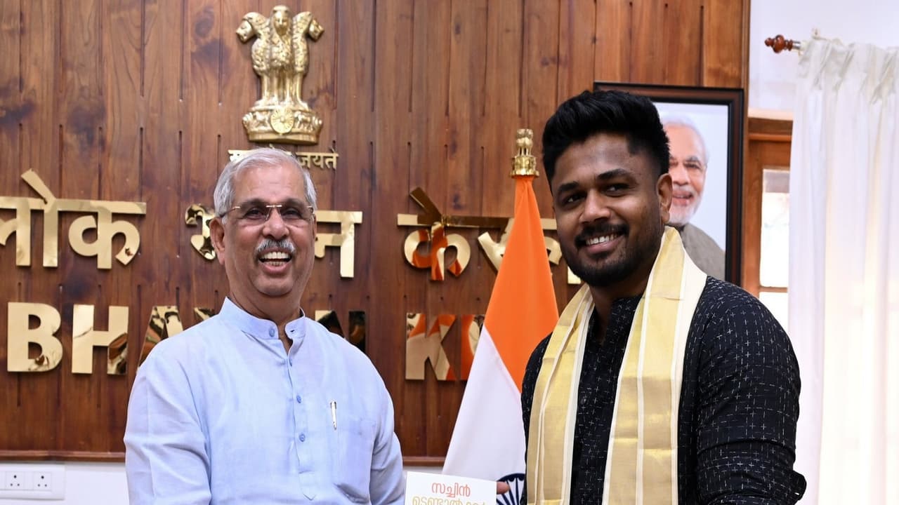 Kerala Governor Rajendra Vishwanath Arlekar (left) and Sanju Samson (rigth) (Photo: X/ @KeralaGovernor) Kerala Governor Rajendra Vishwanath Arlekar (left) and Sanju Samson (rigth) (Photo: X/ @KeralaGovernor)