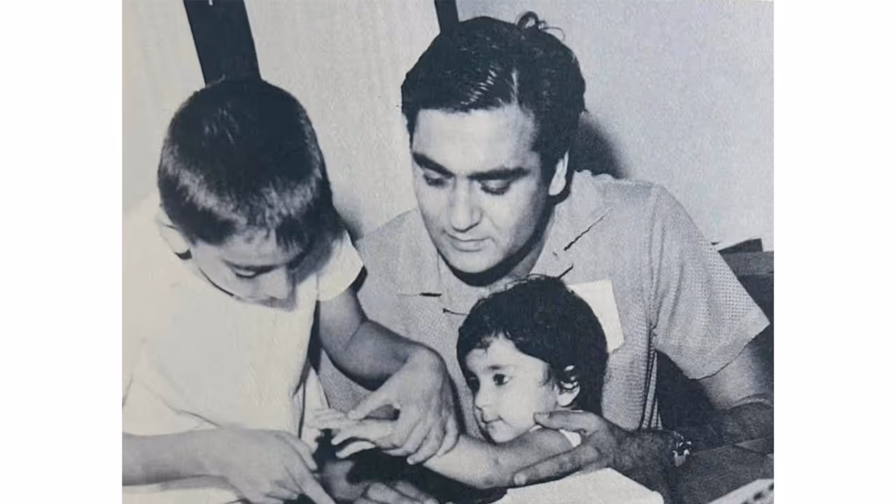 Sanjay Dutt childhood pictures with father (Photo/instagram/@duttsanjay) Sanjay Dutt childhood pictures with father (Photo/instagram/@duttsanjay)