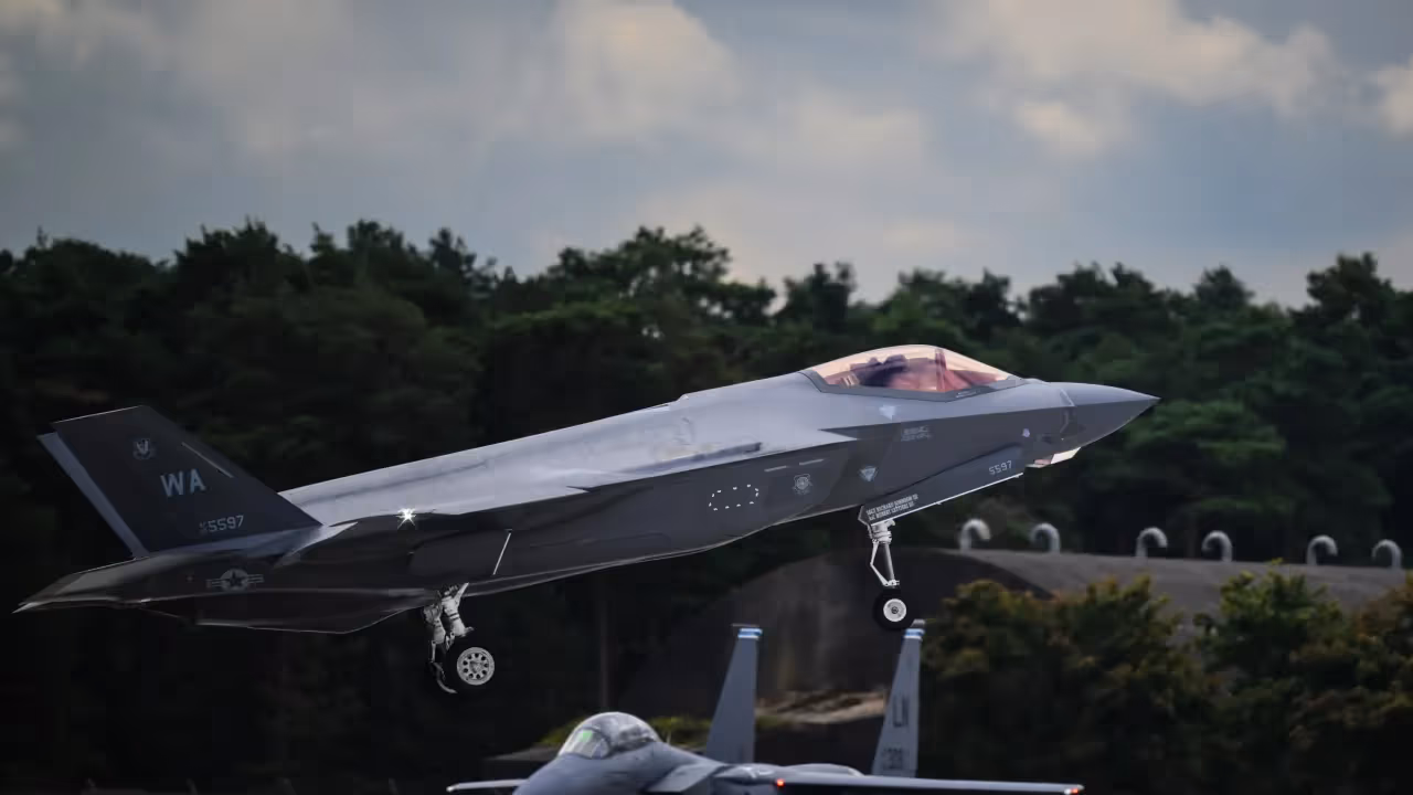 https://stocktwits.com/news articles/markets/equity/lmt gets a price target cut from bernstein firm says defense stock setup remains difficult/cZxfvBVRBqi https://stocktwits.com/news articles/markets/equity/lmt gets a price target cut from bernstein firm says defense stock setup remains difficult/cZxfvBVRBqi