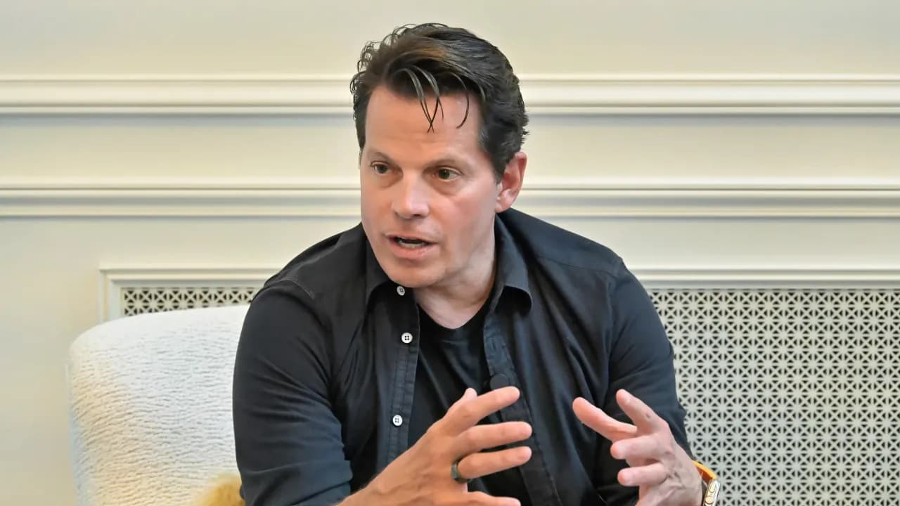 https://stocktwits.com/news articles/markets/cryptocurrency/anthony scaramucci calls bitcoin intellectually defensive amid gold rally/cZRtUXcR4yq https://stocktwits.com/news articles/markets/cryptocurrency/anthony scaramucci calls bitcoin intellectually defensive amid gold rally/cZRtUXcR4yq