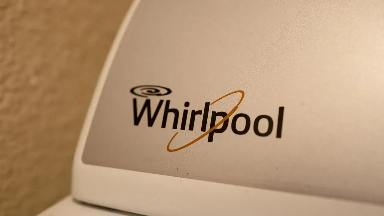 https://stocktwits.com/news articles/markets/equity/whirlpool still bets on trump tariff boost even as it cuts outlook dividend on pressure from rivals stockpiling asian goods/cho9N9fR5U5