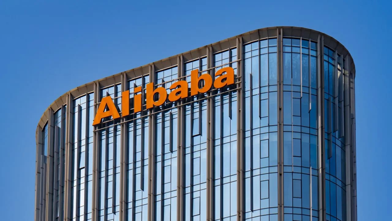 https://stocktwits.com/news articles/markets/equity/baba stock jumps overnight alibaba says its new ai model can go toe to toe with anthropic/cZoTRpHRJ5u https://stocktwits.com/news articles/markets/equity/baba stock jumps overnight alibaba says its new ai model can go toe to toe with anthropic/cZoTRpHRJ5u