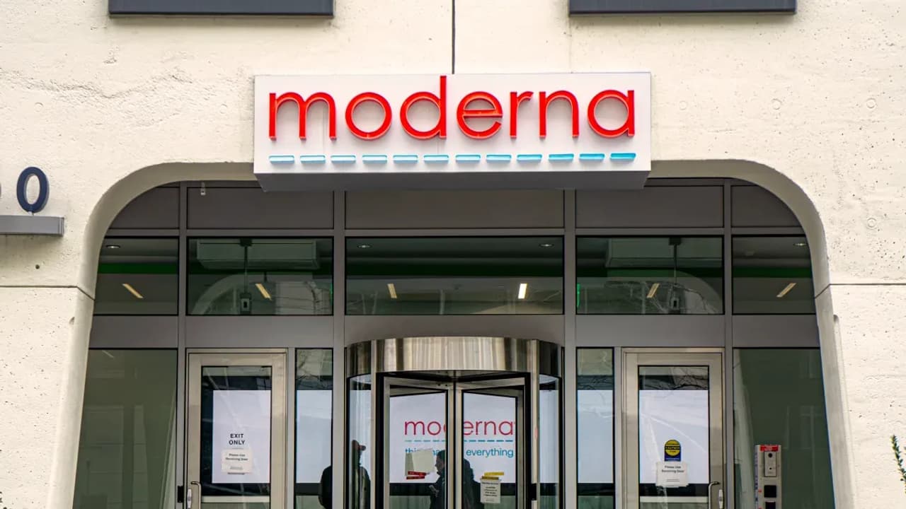 https://stocktwits.com/news articles/markets/equity/mrna stock surges as fda releases positive briefing documents ahead of key vaccine meeting/cZKh2G5R74Y https://stocktwits.com/news articles/markets/equity/mrna stock surges as fda releases positive briefing documents ahead of key vaccine meeting/cZKh2G5R74Y
