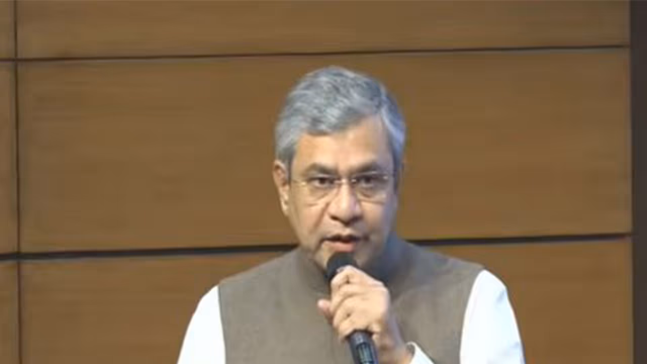 Union information and Broadcasting Minister Ashwini Vaishnaw (Photo/ @PIB_India)