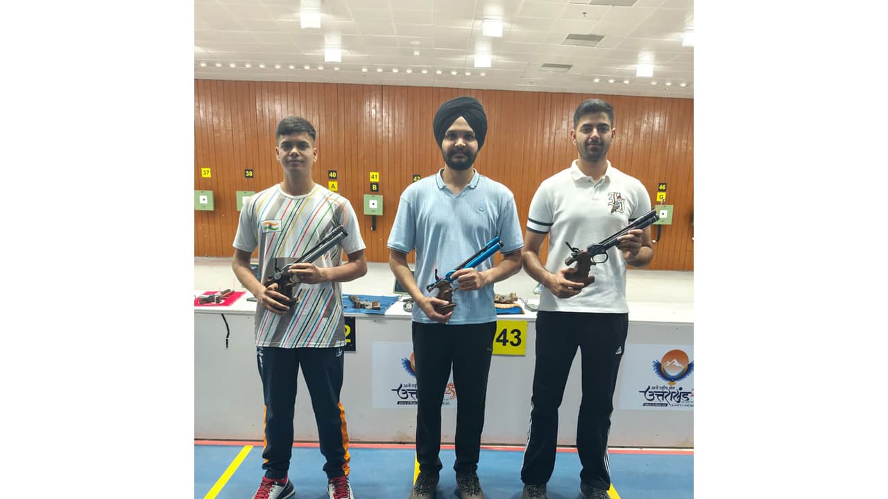 Sarabjot Singh (In centre) during National Selection Trials in Dehradun (Photo/NRAI media) Sarabjot Singh (In centre) during National Selection Trials in Dehradun (Photo/NRAI media)