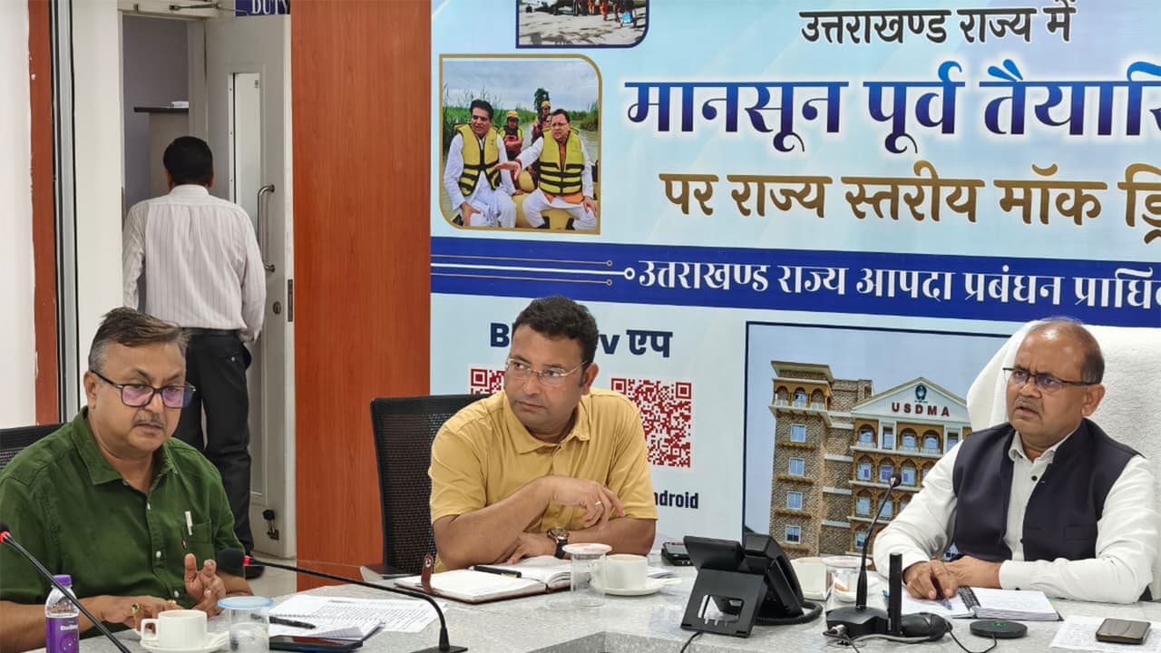 Uttarakhand Secretary, Disaster Management and Rehabilitation, Vinod Kumar Suman at an meeting. (Photo/ANI) Uttarakhand Secretary, Disaster Management and Rehabilitation, Vinod Kumar Suman at an meeting. (Photo/ANI)