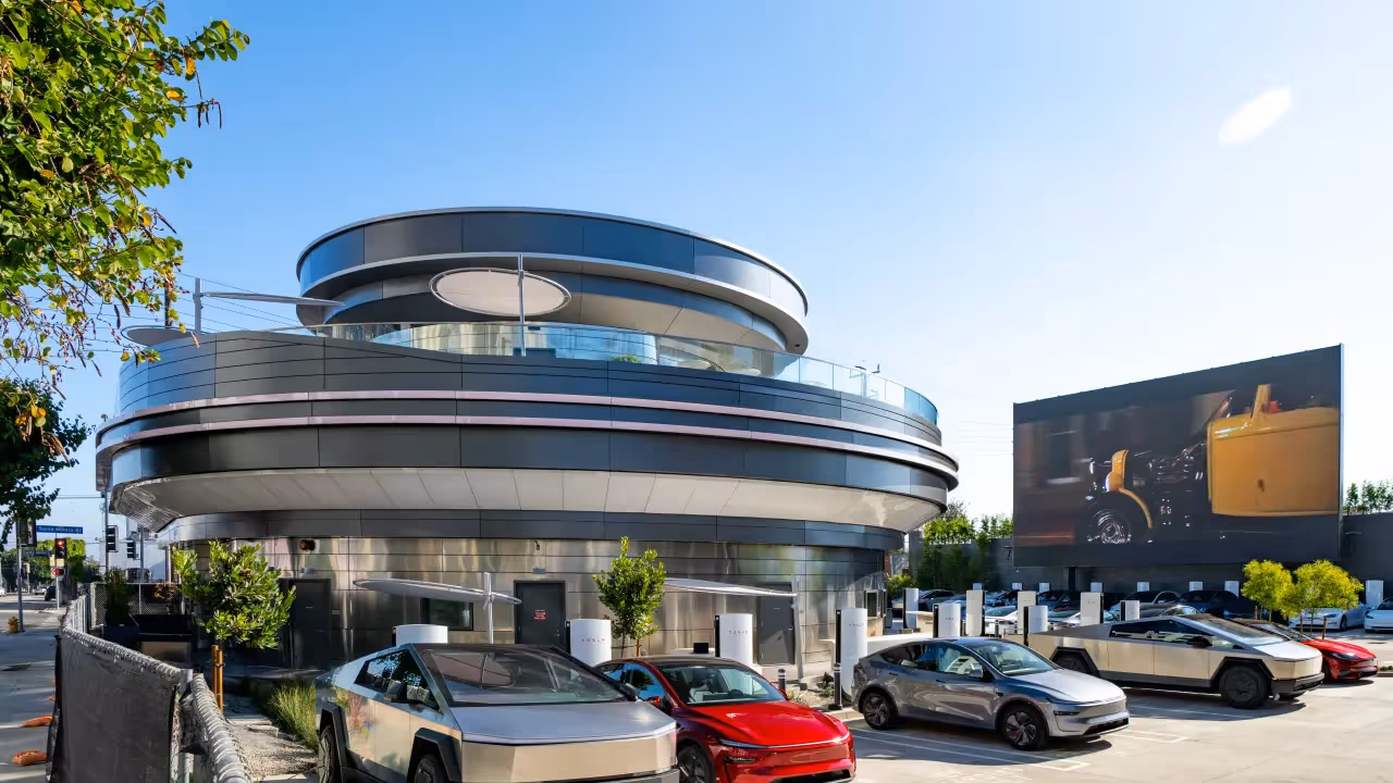 https://stocktwits.com/news articles/markets/equity/tesla s 1950s style diner nears official launch with in car features for ev owners/ch8ATq2R5AV