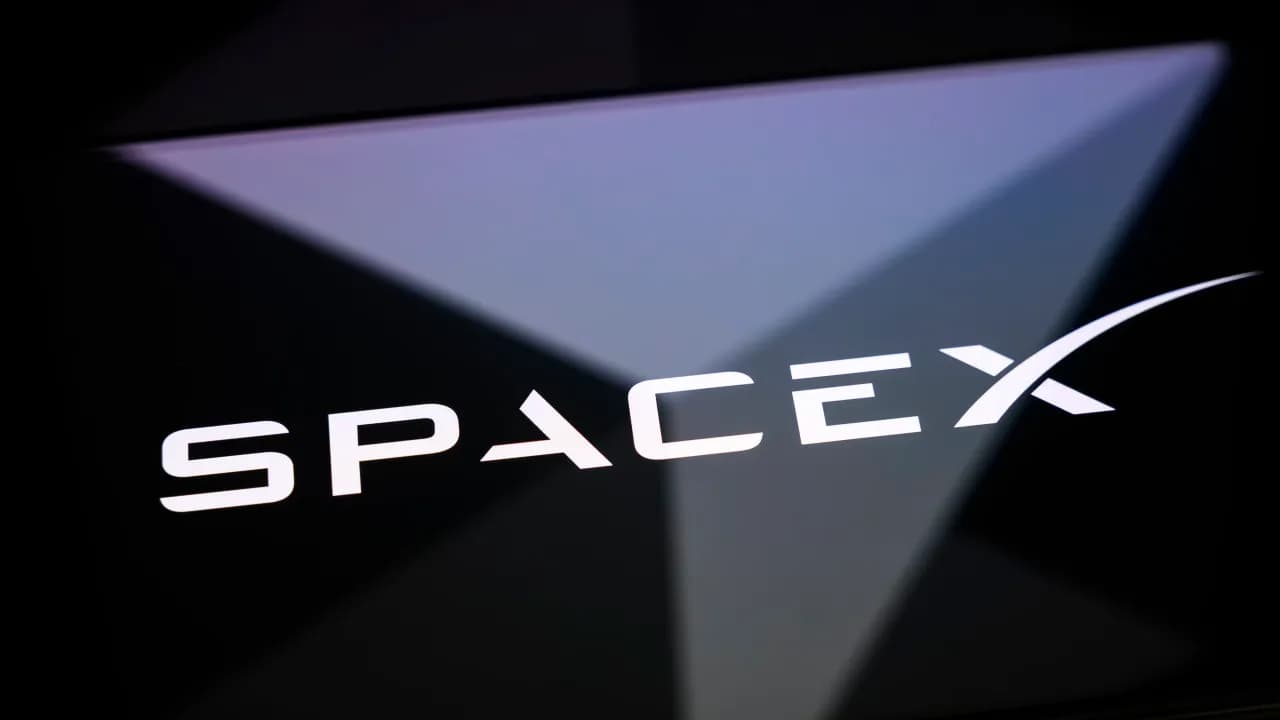 https://stocktwits.com/news articles/markets/equity/spcx stock sees record retail frenzy logs over 400 m inflows/cZKwWSWR7aC https://stocktwits.com/news articles/markets/equity/spcx stock sees record retail frenzy logs over 400 m inflows/cZKwWSWR7aC
