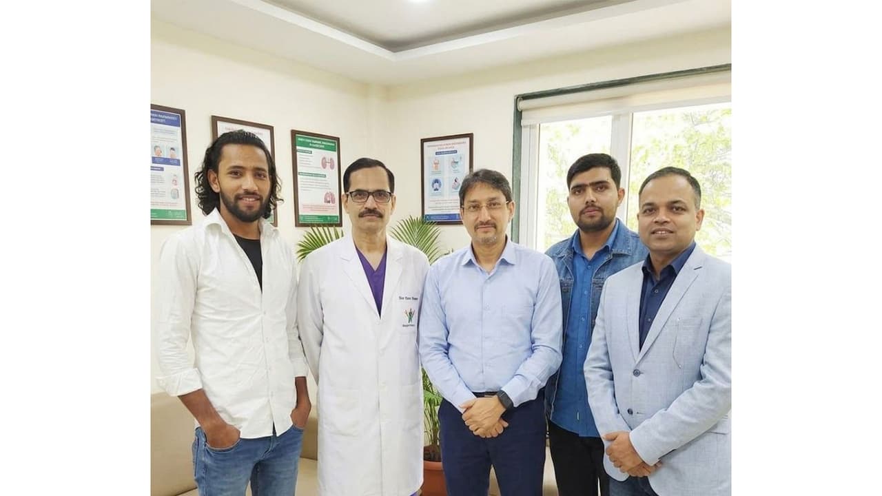 From left to right: Elder brother, Dr. Z S Meharwal, Chairman and Head Adult Cardiac Surgery, Heart Transplantation and VAD Program, Dr. Vishal Rastogi, Director, Cardiology, Fortis Escorts, Okhla, New Delhi, younger brother and Dr Vikram Aggarwal, Facility Director and Vice President, Fortis Escorts, Okhla New Delhi (Photo/Fortis Escorts) From left to right: Elder brother, Dr. Z S Meharwal, Chairman and Head Adult Cardiac Surgery, Heart Transplantation and VAD Program, Dr. Vishal Rastogi, Director, Cardiology, Fortis Escorts, Okhla, New Delhi, younger brother and Dr Vikram Aggarwal, Facility Director and Vice President, Fortis Escorts, Okhla New Delhi (Photo/Fortis Escorts)
