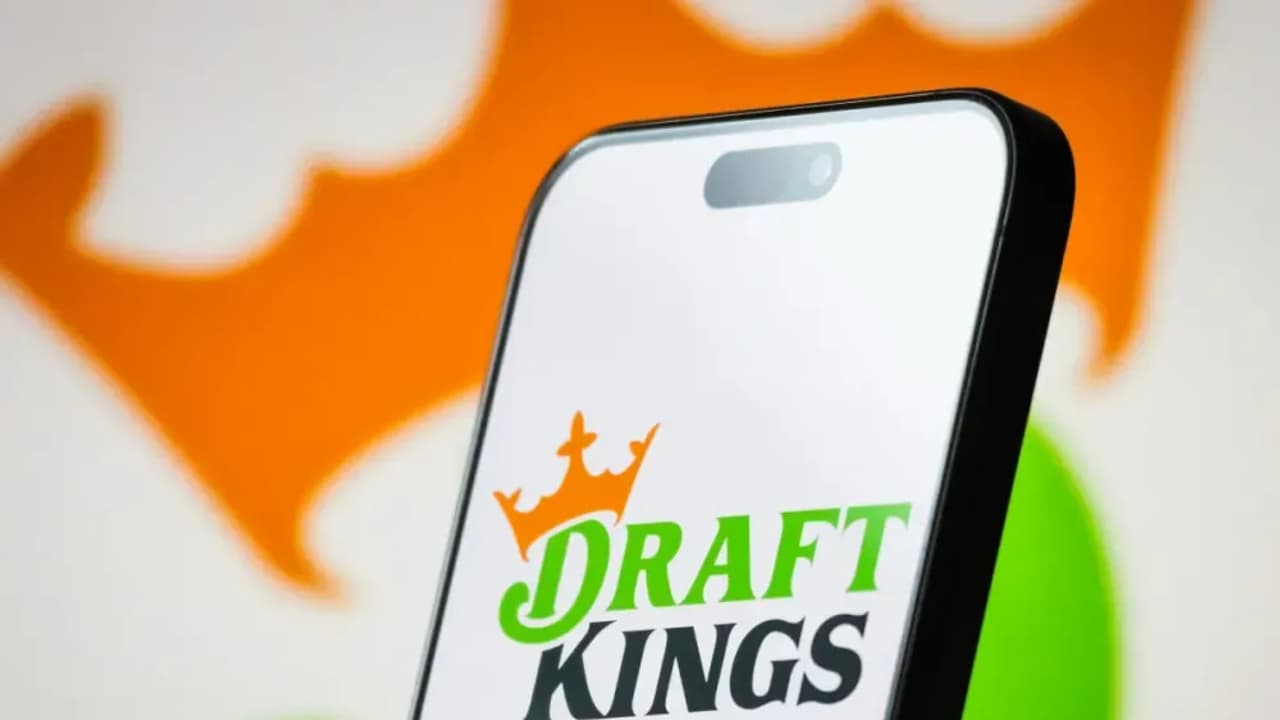 https://stocktwits.com/news articles/markets/equity/draft kings cuts 2025 revenue forecast after betting outcomes favored users/chiZ6onRblA