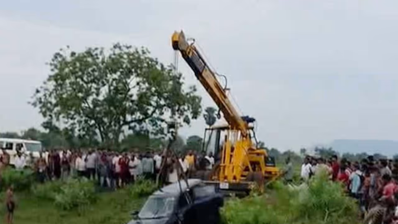 Visuals from the accident spot (Photo/ANI) Visuals from the accident spot (Photo/ANI)