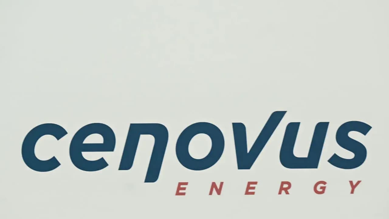 https://stocktwits.com/news articles/markets/equity/cenovus energy sells wrb refining stake to philips 66 for over 1 billion/chwKcZHRdtT