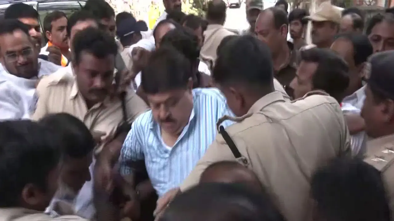 Telangana BJP chief Ramchander Rao detained (Photo/ANI) Telangana BJP chief Ramchander Rao detained (Photo/ANI)