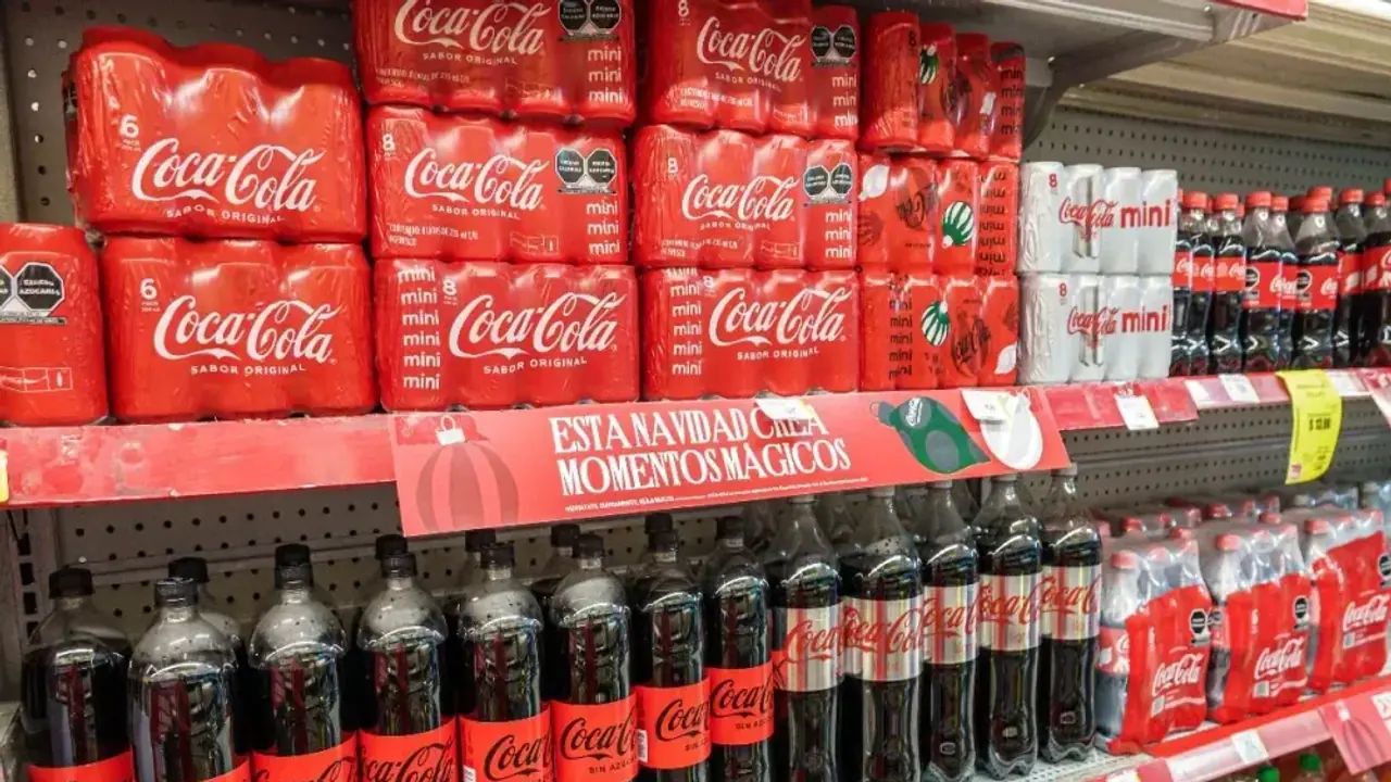 https://stocktwits.com/news-articles/markets/equity/morgan-stanley-names-coca-cola-its-top-beverages-pick-sees-growth-surpassing-peers-retail-not-convinced/chlEdpGRbUH