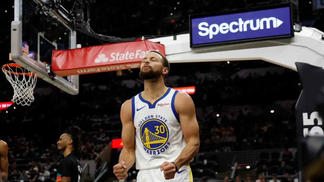 https://stocktwits.com/news articles/markets/equity/steph curry slips back into nike after under armour split ceo elliott hill vows to put athletes back at the center/cLPkNzaREIa