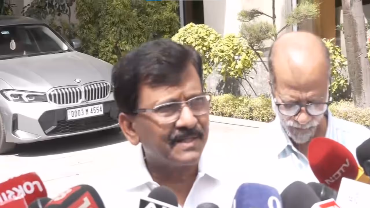 Shiv Sena (UBT) leader Sanjay Raut (Photo/ANI) Shiv Sena (UBT) leader Sanjay Raut (Photo/ANI)