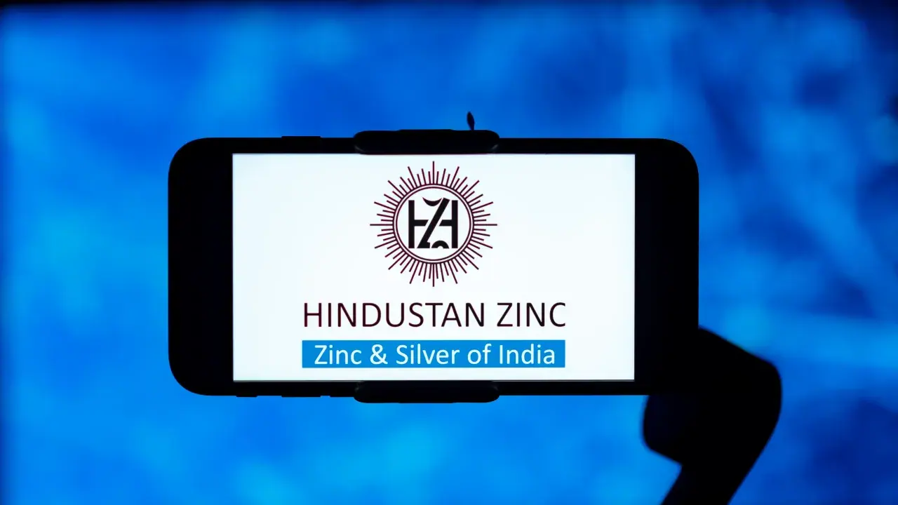 https://stocktwits.com/news articles/markets/equity/hindustan zinc slumps post block deal sebi ra warns of a fall to 450 if support breaks/chlrH3SRRc8