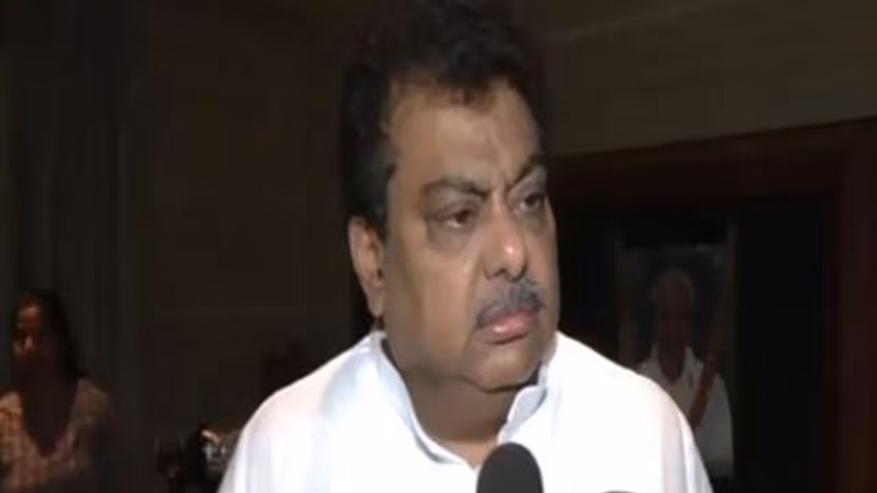 Karnataka Large and Medium Industries Minister M.B. Patil (File photo/ANI) Karnataka Large and Medium Industries Minister M.B. Patil (File photo/ANI)