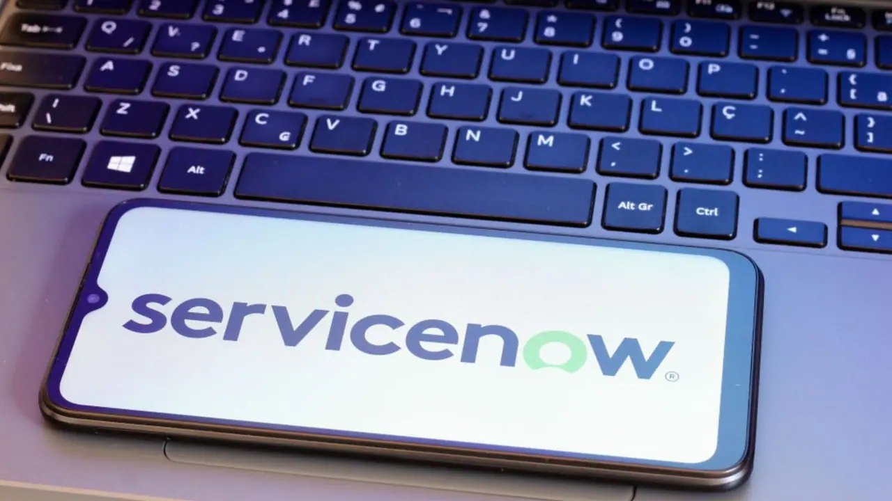 ServiceNow Stock Tumbles Premarket On Slim Q4 Beat, Soft Guidance — But Retail Eyes Buying The Dip ServiceNow Stock Tumbles Premarket On Slim Q4 Beat, Soft Guidance — But Retail Eyes Buying The Dip