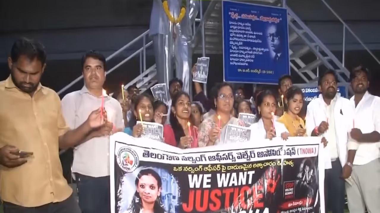 Telangana Nursing Association holds candlelight march for justice for murdered nurse in Rangareddy (Photo:ANI) Telangana Nursing Association holds candlelight march for justice for murdered nurse in Rangareddy (Photo:ANI)