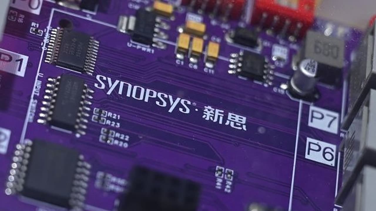 https://stocktwits.com/news articles/markets/equity/synopsys expands silicon ip business with amazon as lead customer multi year deal targets custom chips ai infrastructure/cZMF9phRBhD https://stocktwits.com/news articles/markets/equity/synopsys expands silicon ip business with amazon as lead customer multi year deal targets custom chips ai infrastructure/cZMF9phRBhD