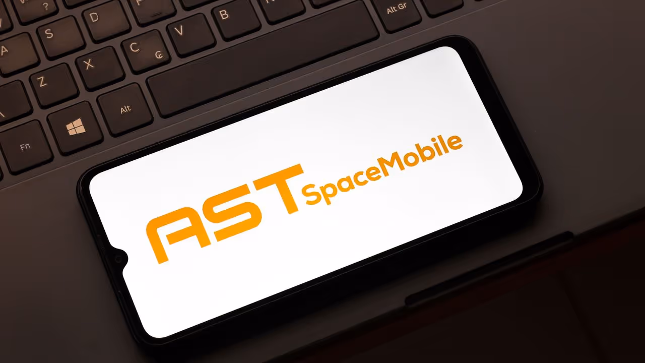 https://stocktwits.com/news articles/markets/equity/asts stock slumps piper sandler flags satellite launch risks/cZxBliERBYE https://stocktwits.com/news articles/markets/equity/asts stock slumps piper sandler flags satellite launch risks/cZxBliERBYE