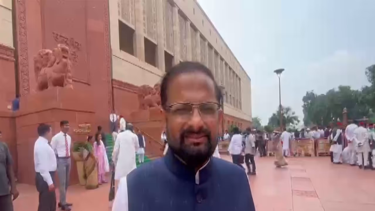 Shiv Sena MP Naresh Mhaske (Photo/ANI) Shiv Sena MP Naresh Mhaske (Photo/ANI)