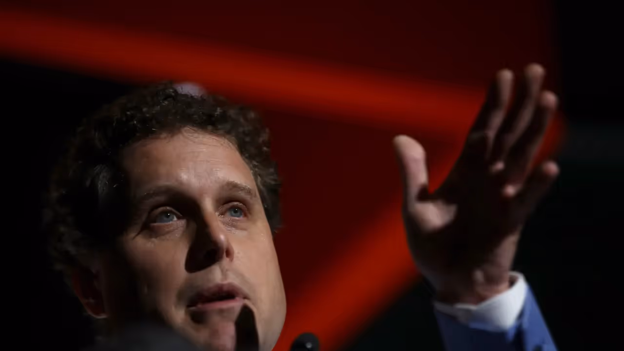 https://stocktwits.com/news articles/markets/equity/rocketlab insiders sell shares iridium deal ceo secret defense programs/cZY8oDBRJpj https://stocktwits.com/news articles/markets/equity/rocketlab insiders sell shares iridium deal ceo secret defense programs/cZY8oDBRJpj