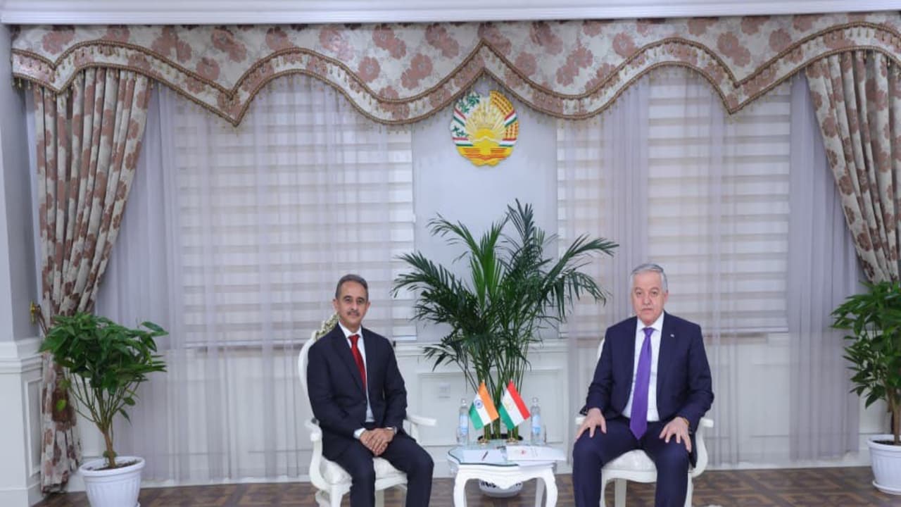 Union Minister of State for External Affairs Kirti Vardhan Singh with Sirojiddin Muhriddin, Minister of Foreign Affairs of Tajikistan (Photo: X@KVSinghMPGonda) Union Minister of State for External Affairs Kirti Vardhan Singh with Sirojiddin Muhriddin, Minister of Foreign Affairs of Tajikistan (Photo: X@KVSinghMPGonda)