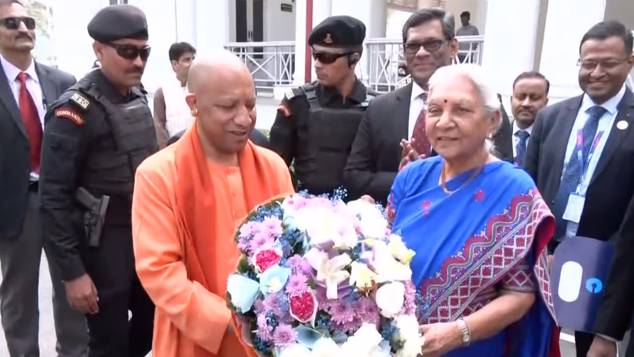 CM Yogi visits Governor Anandiben Patel on her birthday (Photo/ANI) CM Yogi visits Governor Anandiben Patel on her birthday (Photo/ANI)