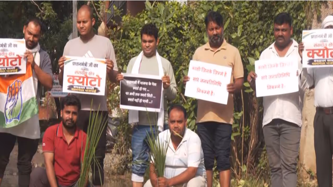 Visuals of Protest (Photo/ANI) Visuals of Protest (Photo/ANI)