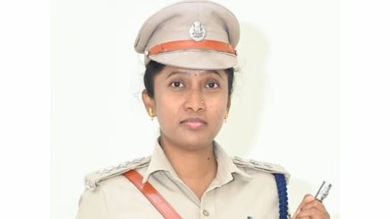 Mandya district Jail Superintendent Shanthamma (Photo/ANI) Mandya district Jail Superintendent Shanthamma (Photo/ANI)