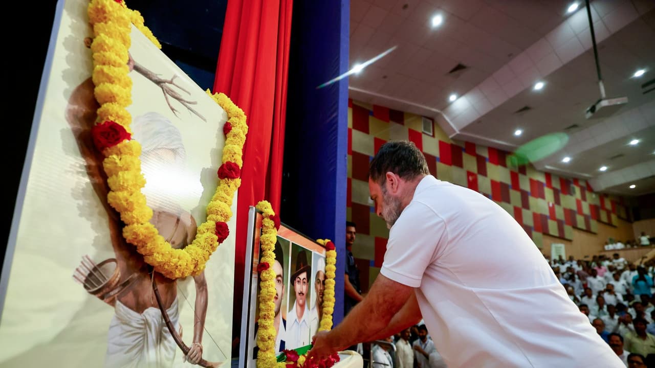 Rahul Gandhi Pays Floral Tribute to Bhagat Singh (File Photo/ANI) Rahul Gandhi Pays Floral Tribute to Bhagat Singh (File Photo/ANI)