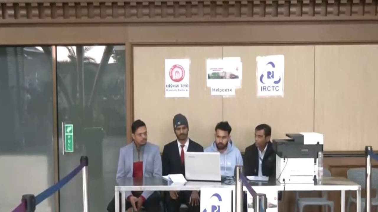 Ministry of Railways and IRCTC sets up helpdesk (Photo/ANI) Ministry of Railways and IRCTC sets up helpdesk (Photo/ANI)