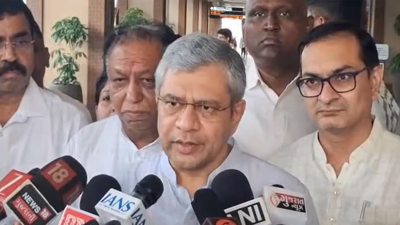 Union Railway Minister Ashwini Vaishnaw (Photo/ANI) Union Railway Minister Ashwini Vaishnaw (Photo/ANI)