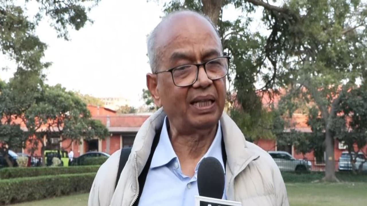 Suspended advocate Rakesh Kishore (Photo/ANI) Suspended advocate Rakesh Kishore (Photo/ANI)