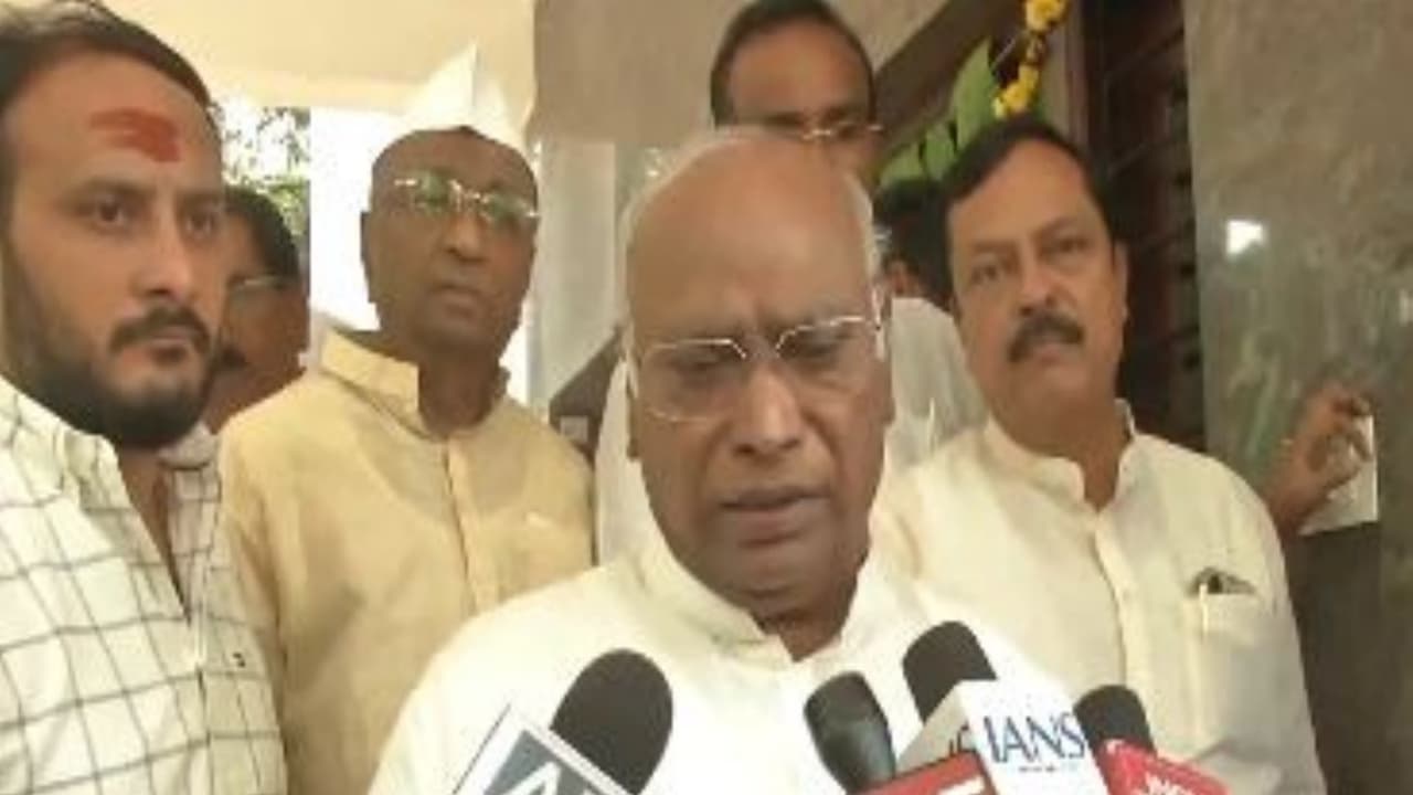 Congress President Mallikarjun Kharge (Photo/ANI) Congress President Mallikarjun Kharge (Photo/ANI)
