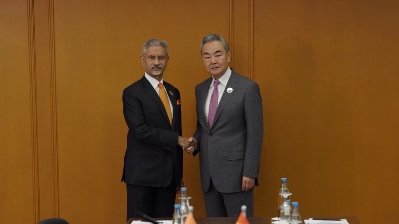 External Affairs Minister S Jaishankar with Chinese Foreign Minister Wang Yi (Photo/X@DrSJaishankar) External Affairs Minister S Jaishankar with Chinese Foreign Minister Wang Yi (Photo/X@DrSJaishankar)
