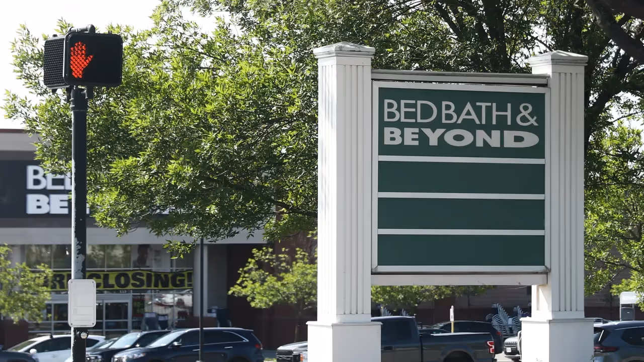 https://stocktwits.com/news articles/markets/equity/bed bath and beyond executive chairman marcus lemonis says retailer will not open stores in california/chsitRlRdhY