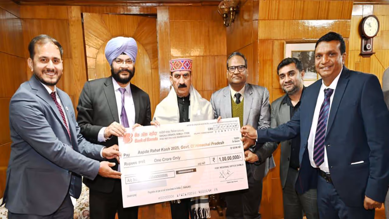 Bank of Baroda contributes one crore to Aapda Rahat Kosh of Himachal Pradesh (Photo/Himachal CMO) Bank of Baroda contributes one crore to Aapda Rahat Kosh of Himachal Pradesh (Photo/Himachal CMO)