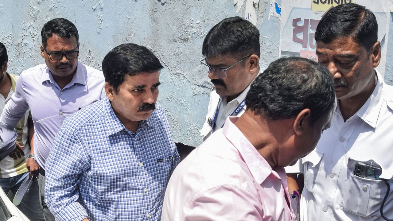 Former Kolkata Police DCP (Special Branch) Santanu Sinha Biswas produced before the court by ED (File photo/ANI) Former Kolkata Police DCP (Special Branch) Santanu Sinha Biswas produced before the court by ED (File photo/ANI)