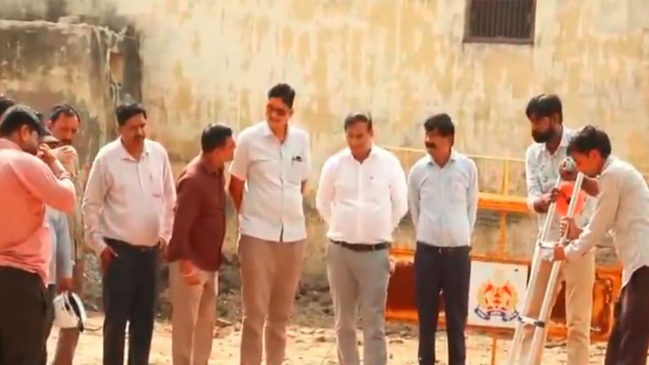Archaeological Survey of India inspection (Photo/ANI) Archaeological Survey of India inspection (Photo/ANI)