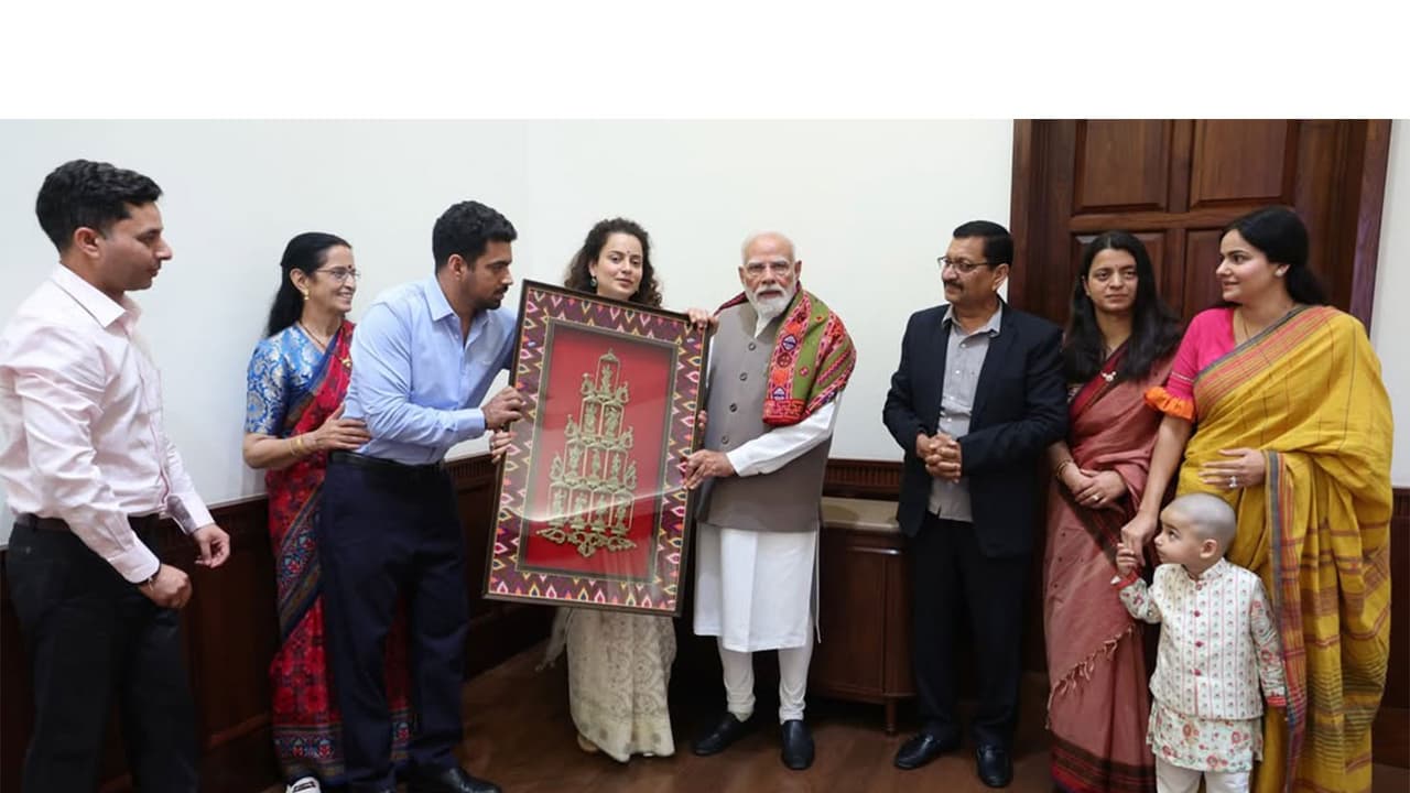 BJP MP Kangana Ranaut meets with PM Narendra Modi (Image source: Kangana's Instagram) BJP MP Kangana Ranaut meets with PM Narendra Modi (Image source: Kangana's Instagram)