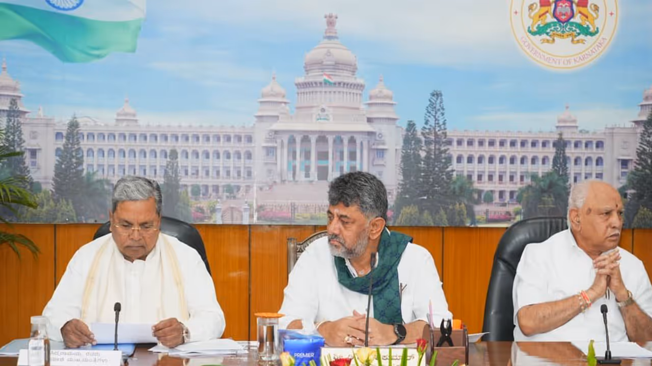 Former Karnataka CM Siddaramaiah (Left), Chief Minister DK Shivkumar (Middle), and Senior BJP leader BS Yediyurappa (Right) (Photo/X/@siddaramaiah) Former Karnataka CM Siddaramaiah (Left), Chief Minister DK Shivkumar (Middle), and Senior BJP leader BS Yediyurappa (Right) (Photo/X/@siddaramaiah)