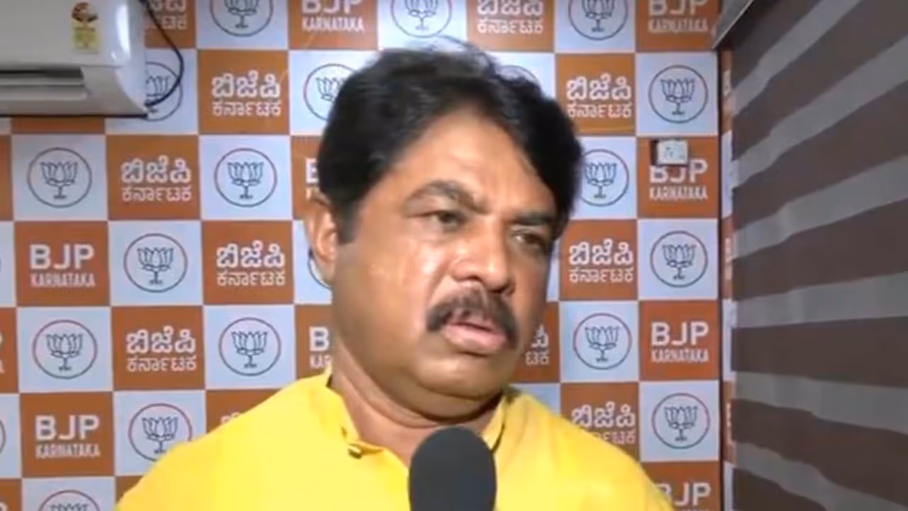 Karnataka Leader of Opposition R Ashoka (Photo/ANI) Karnataka Leader of Opposition R Ashoka (Photo/ANI)