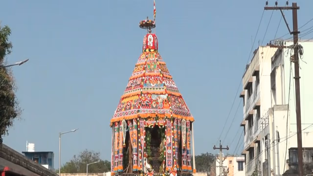 Grand Panguni Car Festival celebrated at Jambukeswarar Temple (Photo/ANI) Grand Panguni Car Festival celebrated at Jambukeswarar Temple (Photo/ANI)