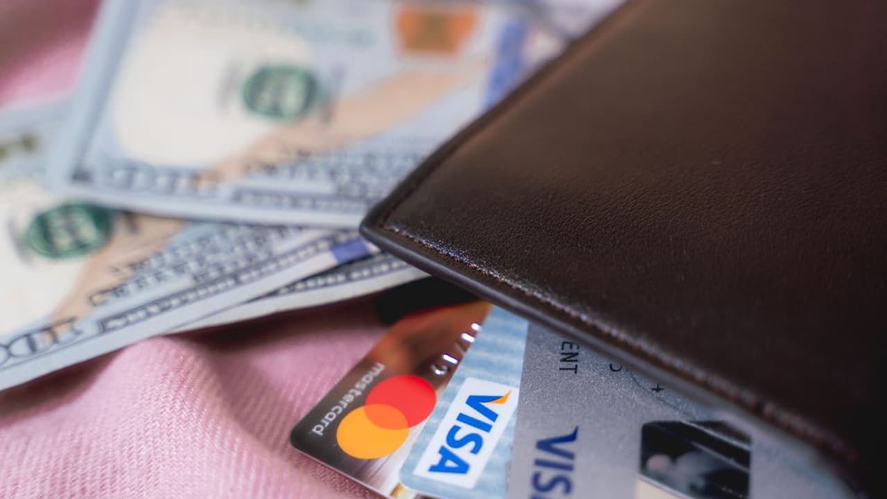 https://stocktwits.com/news articles/markets/equity/visa stock hits fresh record high bmo raises price target to 425 ahead of earnings/cZxhbwgRBrJ https://stocktwits.com/news articles/markets/equity/visa stock hits fresh record high bmo raises price target to 425 ahead of earnings/cZxhbwgRBrJ