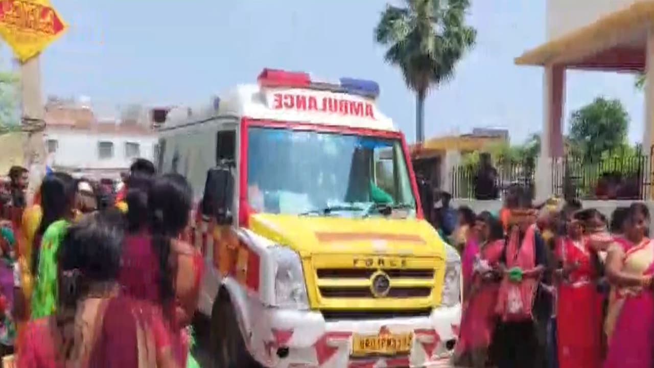 Scene outside Sheetla Mata Temple in Nalanda (Photo/ANI) Scene outside Sheetla Mata Temple in Nalanda (Photo/ANI)