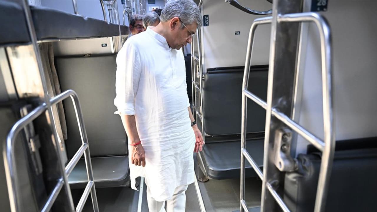 Union Minister Ashwini Vaishnaw (Photo/ANI) Union Minister Ashwini Vaishnaw (Photo/ANI)